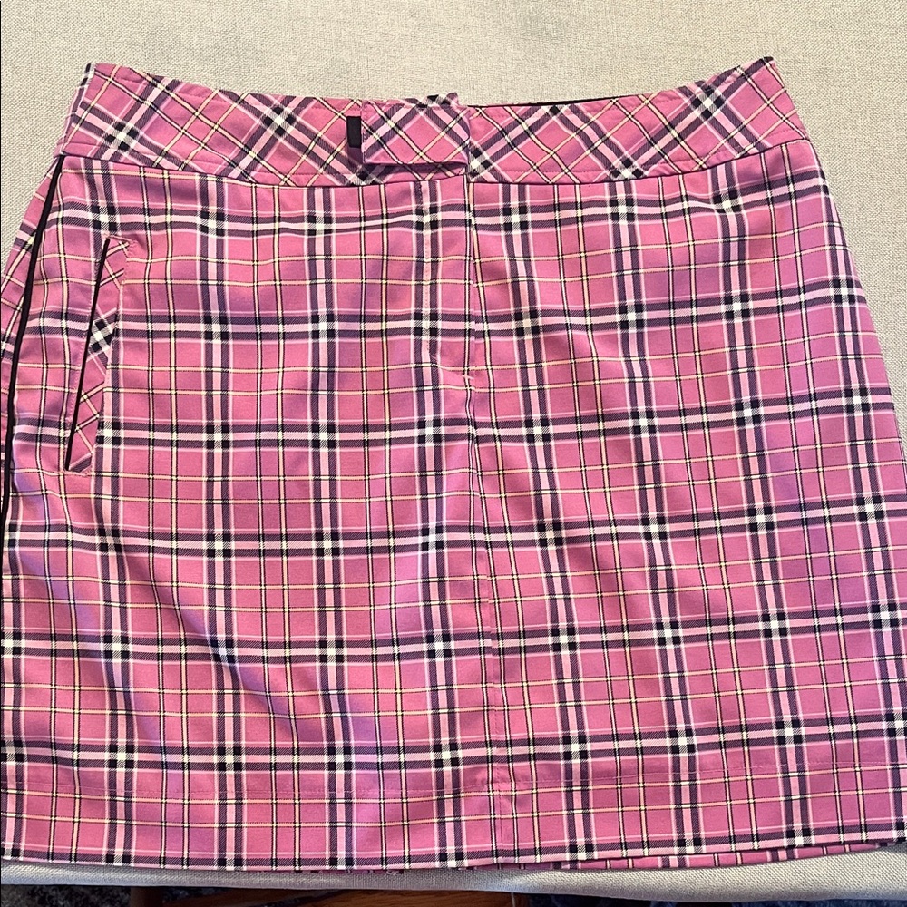 Chic Pink Plaid Skort